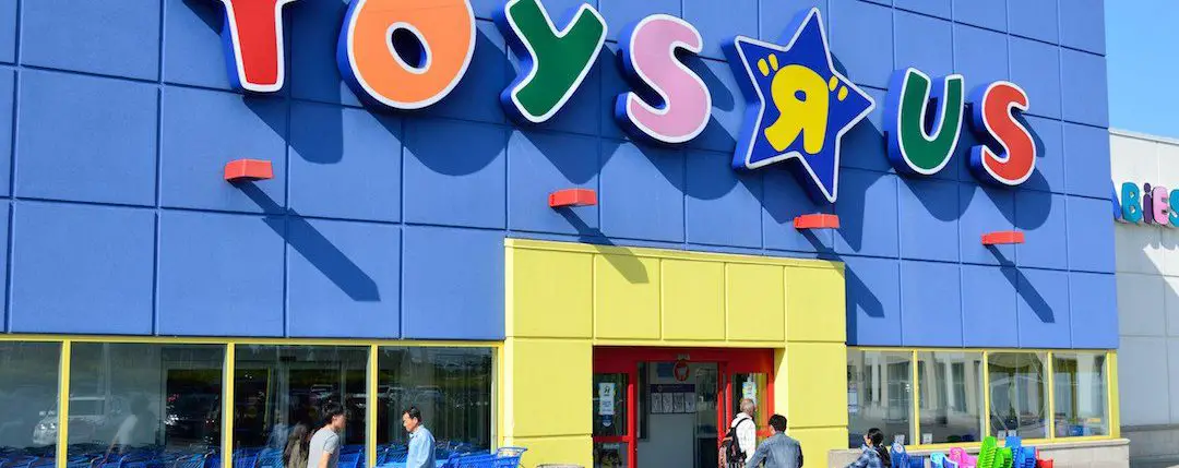 Toys R Us is Reopening Later This Year